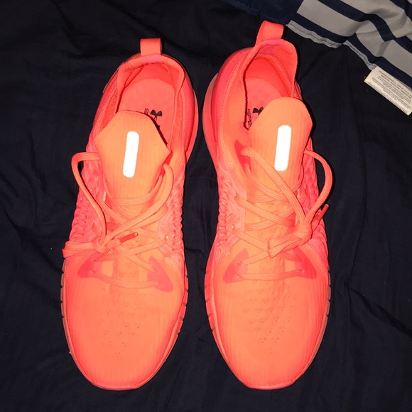 Under armpit hovr shoes - Picture 3 of 4